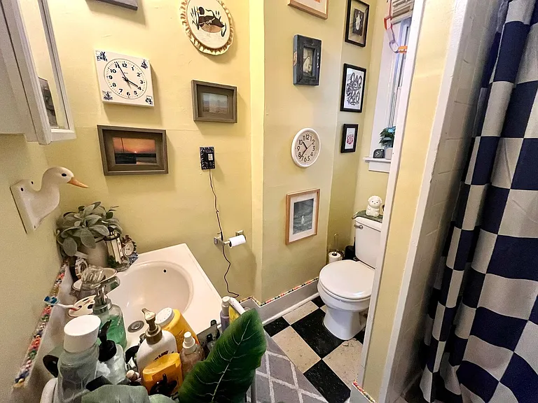 2437 N Weil St — Photo 10
