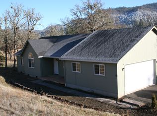 374 Schoolhouse Ln, Shady Cove, OR 97539