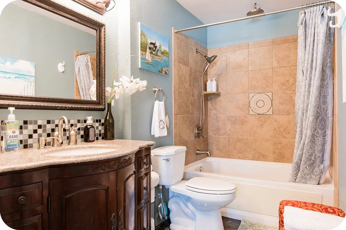 2323 Donnington Way — Photo 4