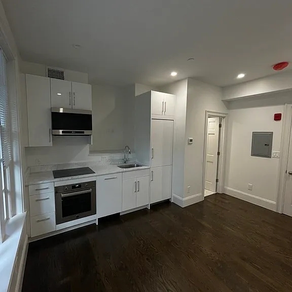 152 Mount Vernon St #STUDIO — Photo 6
