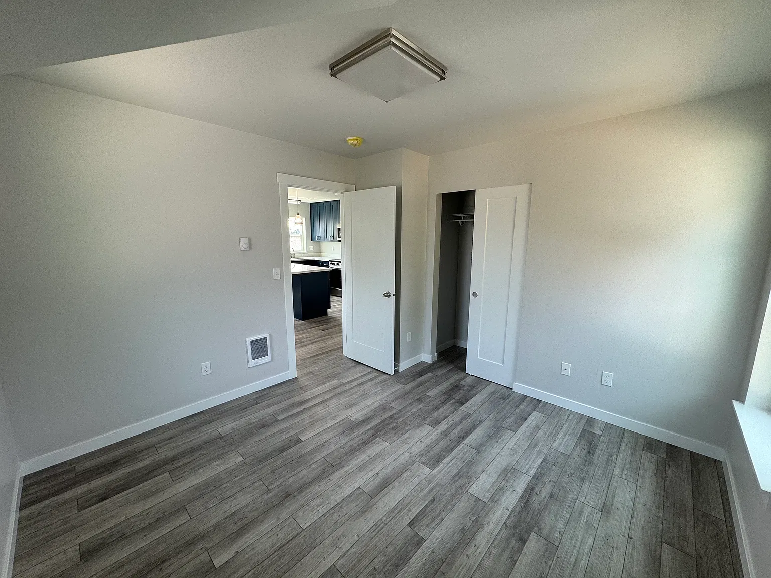 2 bed, 728 sqft, $2,000 — Photo 3