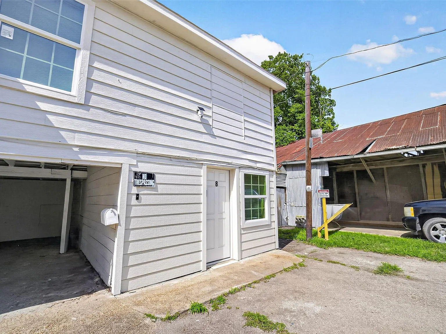 1 bed, 1.0 bath, 275 sqft, $599 — Photo 3