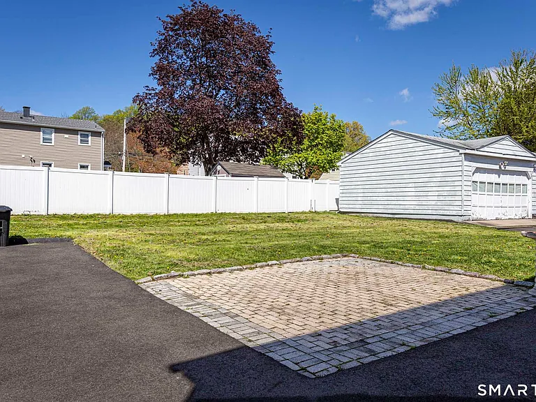 117 Elizabeth Ann Dr — Photo 6