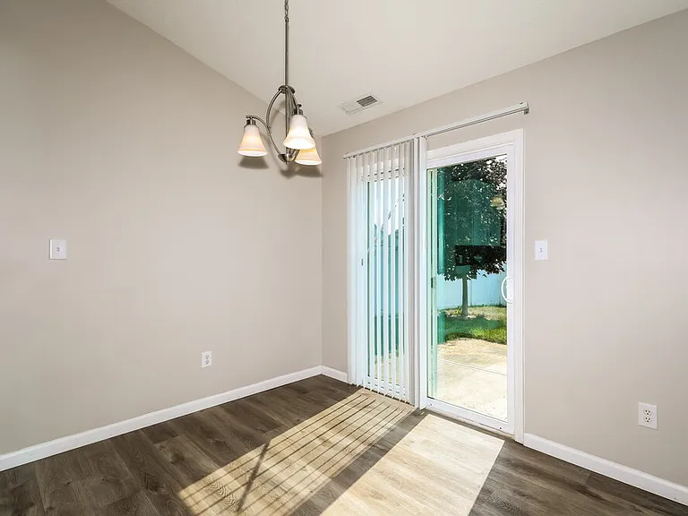 4557 Walcott Dr — Photo 7