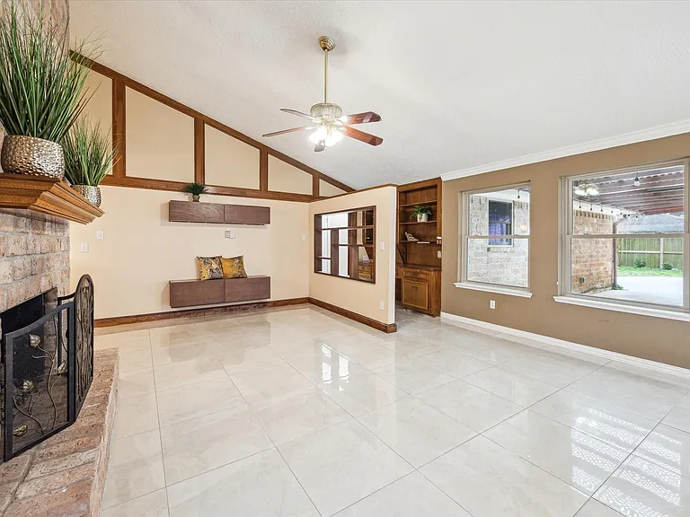 21423 Park Valley Dr — Photo 5
