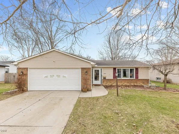 1833 N Nantucket Dr, Lorain, OH 44053