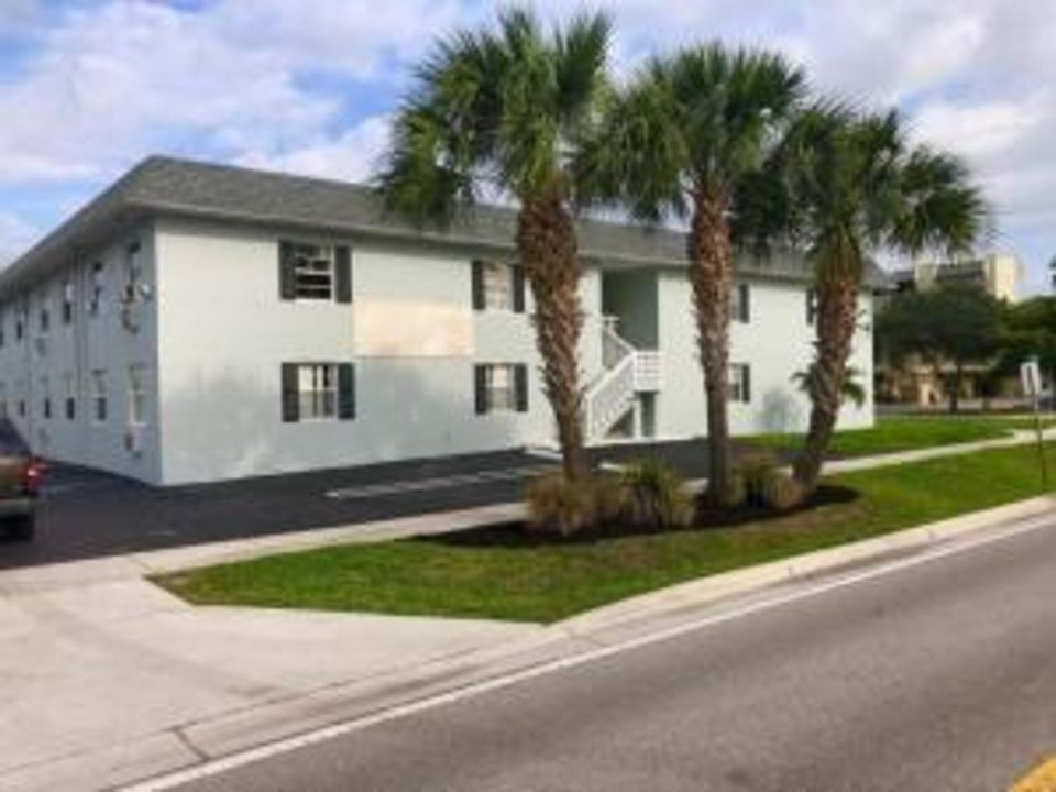 2nd image of 2711 Vandiver Dr APT 103