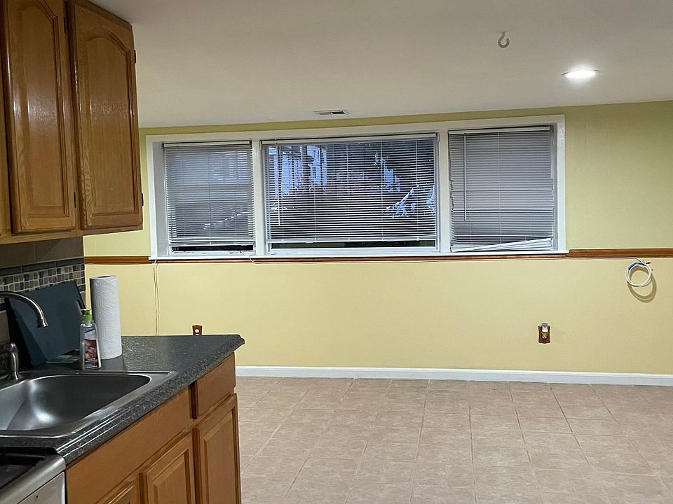 2nd image of 10567 Avenue M