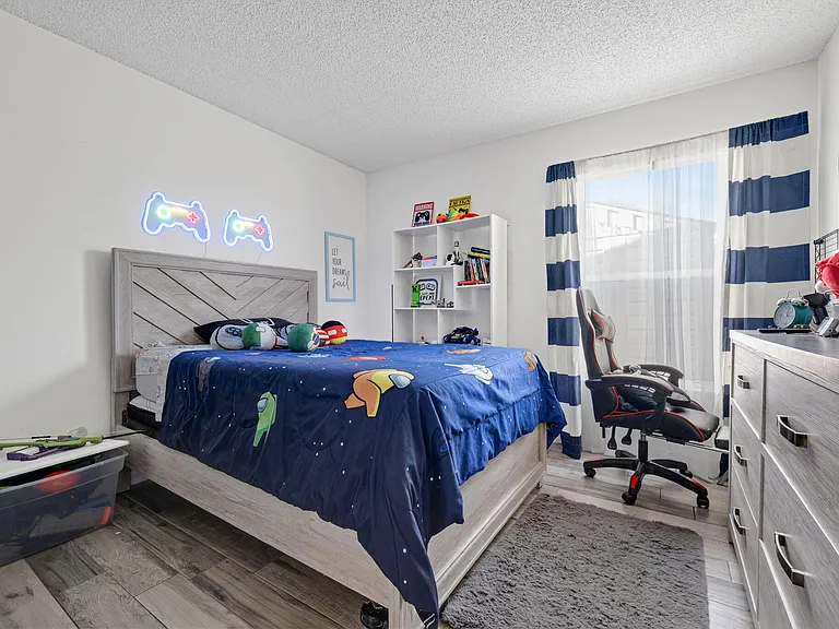 601 SW Icon Ave — Photo 20