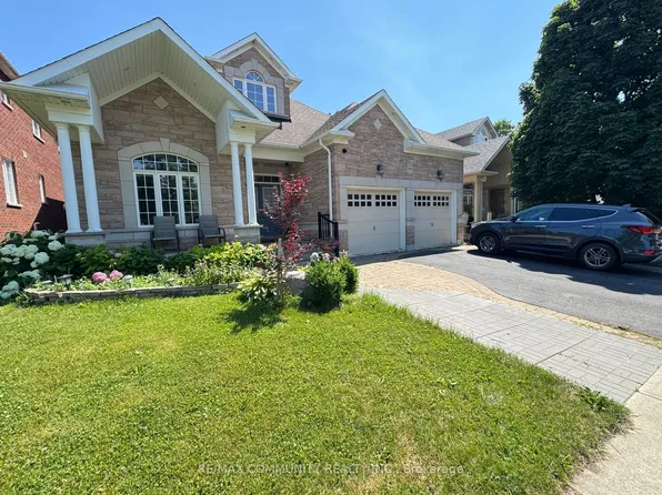 933 Red Deer Ave, Oshawa, ON L1K 0C4