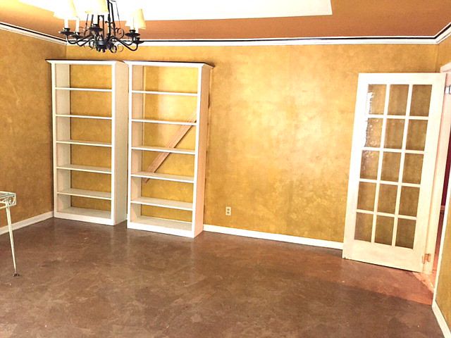 2nd image of 600 Bluebonnet Dr