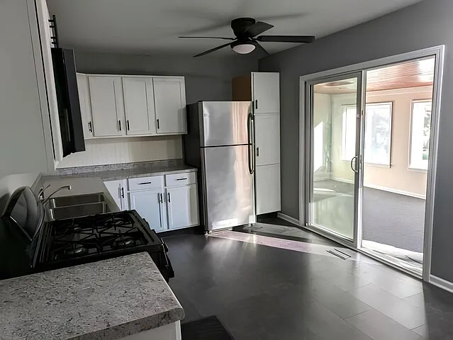 9407 Elm Ave — Photo 3