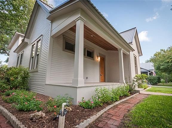 3rd image of 601 Hudgins St