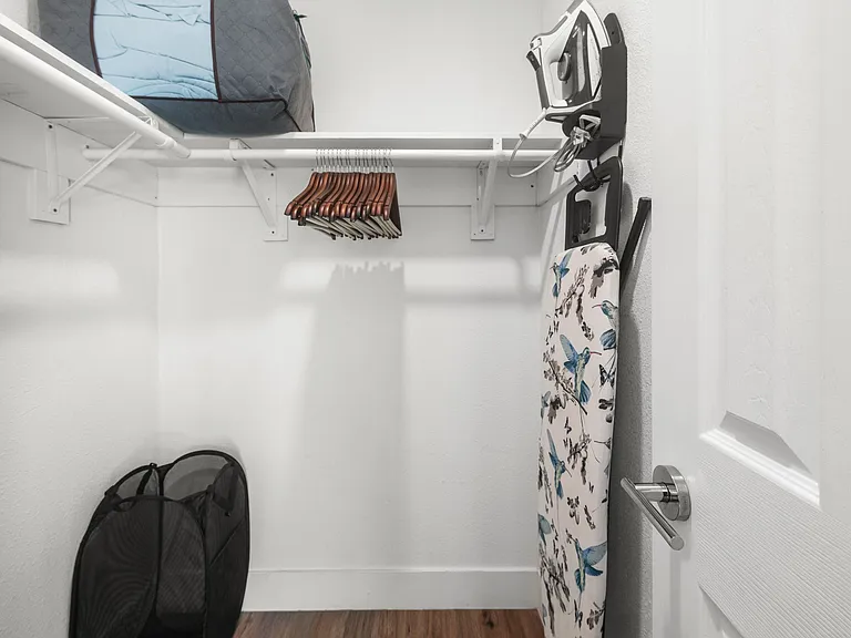 1110 E Polk St #4 — Photo 17