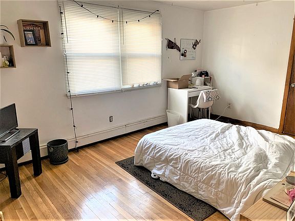 4th image of 26 Gardena St #1