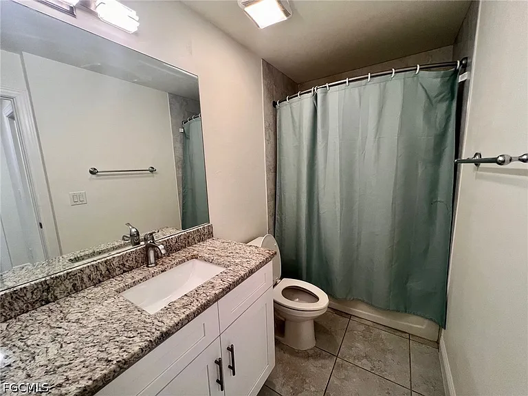 3322 NW 17th Ln — Photo 4