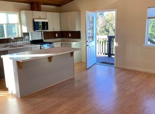 8075 Curbaril Avenue, Atascadero, CA 93422