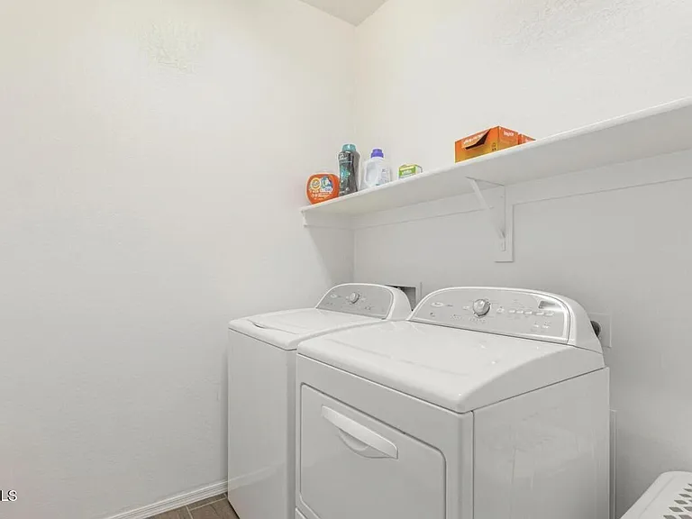 15732 W Pierce St — Photo 21
