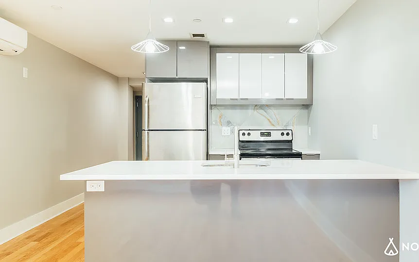 115 Erasmus Street — Photo 3
