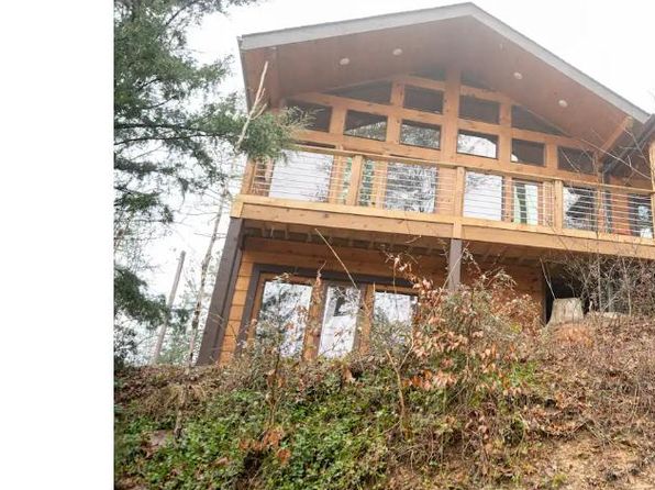 3329 Dogwood Cir