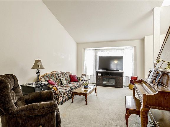 5th image of 3211 240th Street Ct E