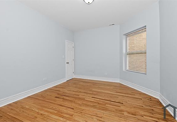 5th image of 6228 S Eberhart Ave #3