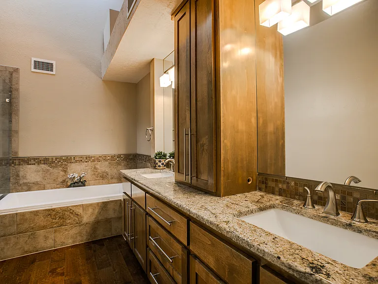 10916 Academy Ridge Rd NE — Photo 14
