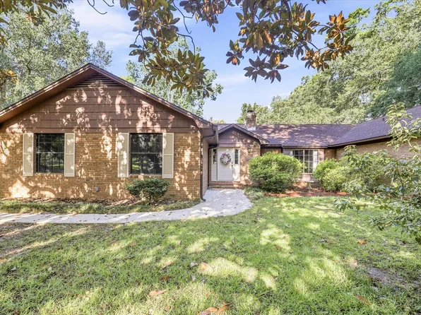 2056 Champagne Dr, Tallahassee, FL 32308