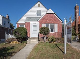 14577 8th Ave, Flushing, NY 11357