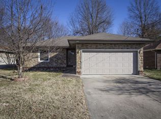 202 S Cedarbrook Ave, Springfield, MO 65802