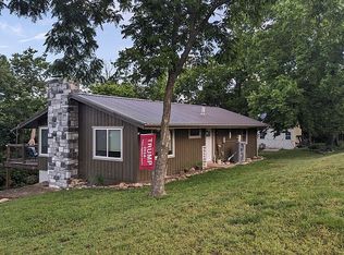 8724 Longview Rd, Ozawkie, KS 66070