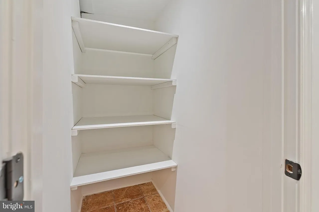 4 bed, 1828 sqft, $5,000 — Photo 3