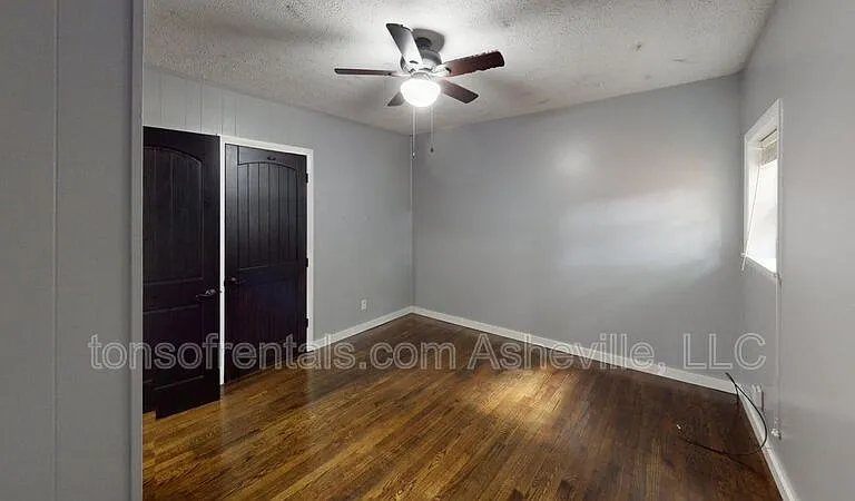 423 Crest Rd — Photo 20