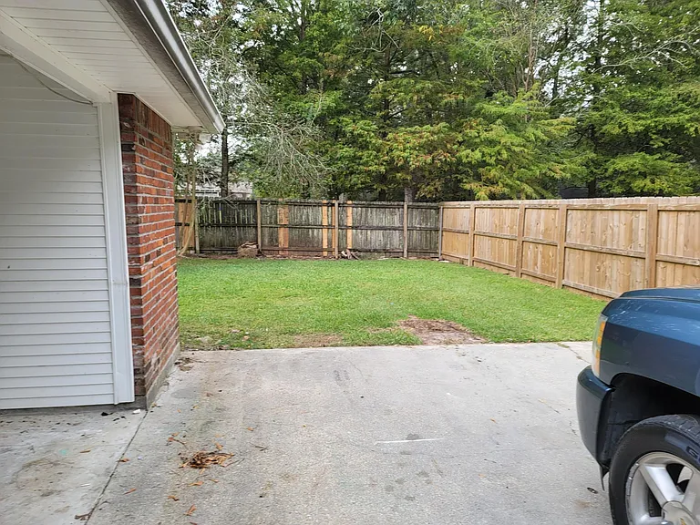 18607 Red Oak Dr — Photo 20