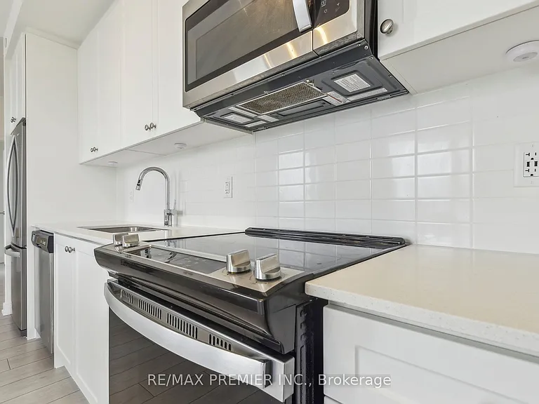 55 Duke St W #1709 — Photo 36