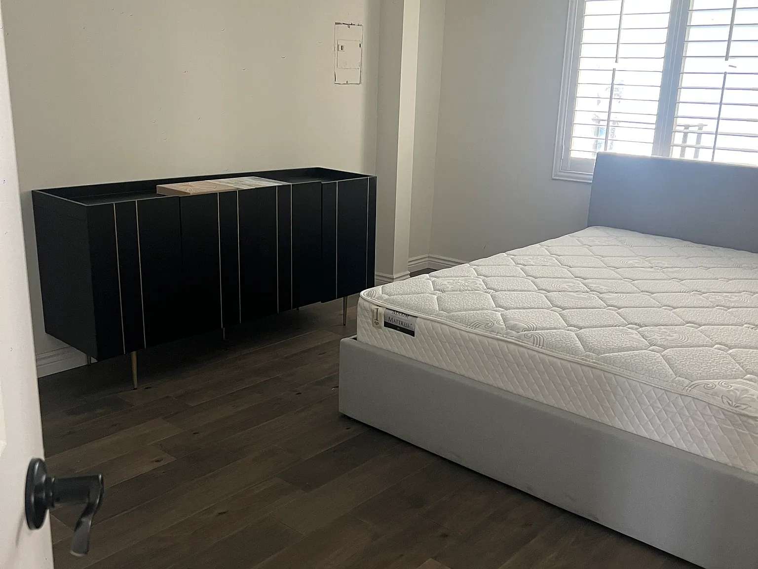 3 bed, 1182 sqft, $3,900 — Photo 3