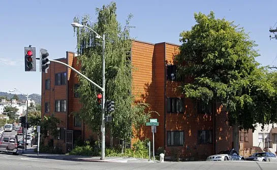 2001 Macarthur Blvd #2001 — Photo 2