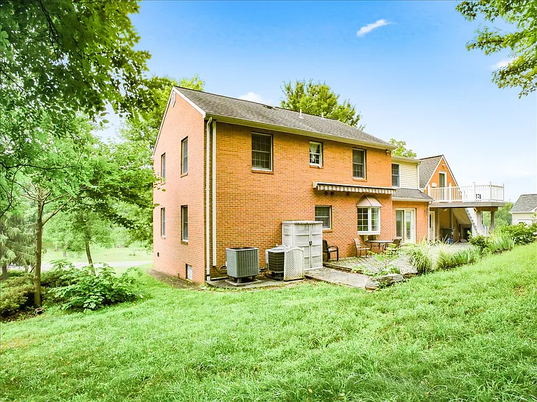 111 Launchris Dr — Photo 14