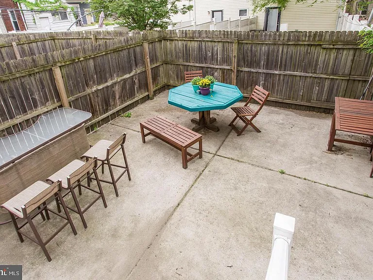 516 N Preston St #A — Photo 7