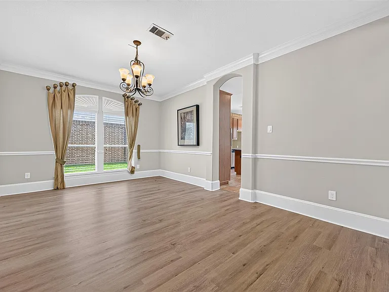 9735 Lansing Meadows Dr — Photo 6