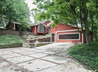 525 Glazier Rd, Chelsea, MI 48118