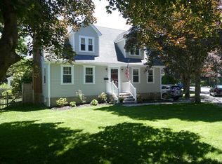 2 Pulaski Dr, Manchester, MA 01944