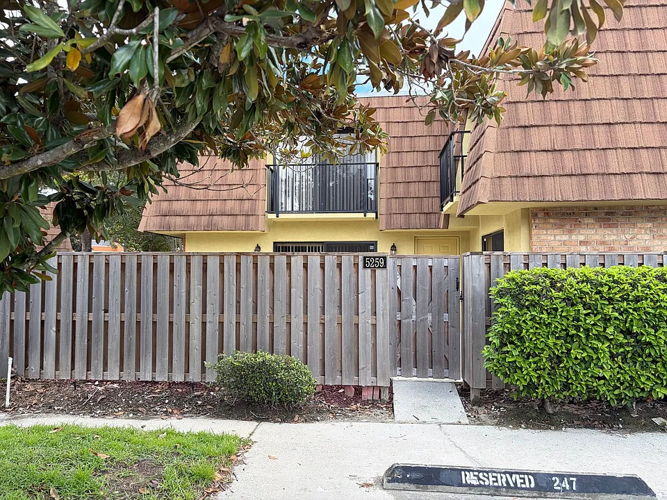 5259 Brook Ct