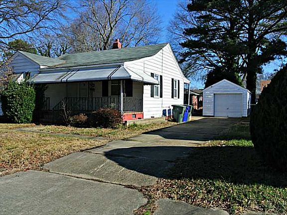 2nd image of 2318 Alder St