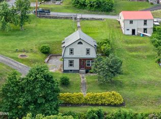 1910 Delaware Ave, Renovo, PA 17764