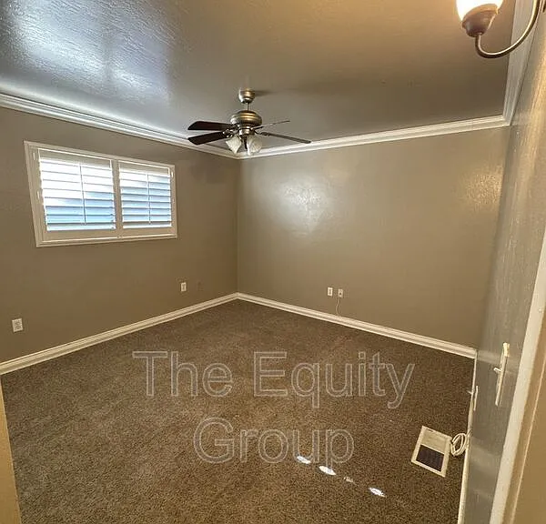 2601 S Kloth Dr — Photo 11