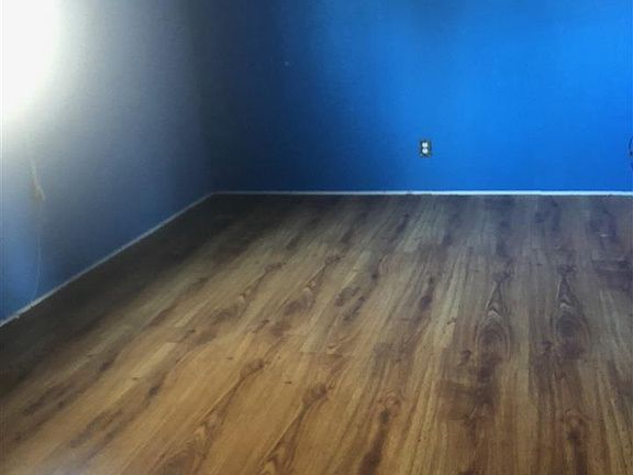 4th image of 861 Highland Dr