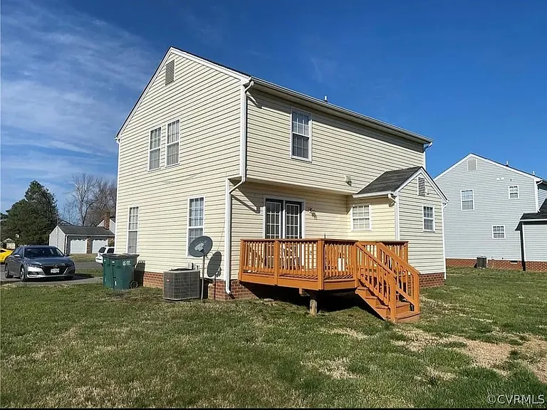 1131 Wilderness Dr — Photo 3