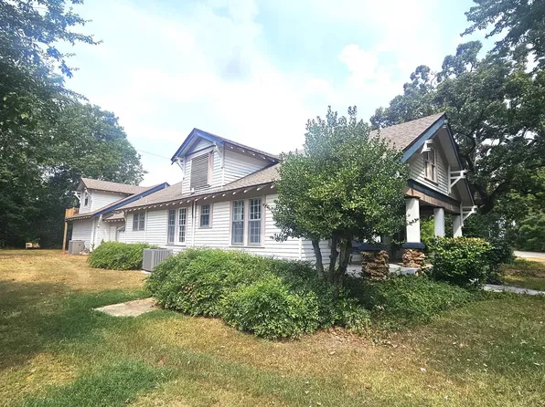 1943 Mount Pleasant Dr, Nashville, AR 71852