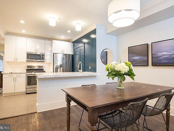 3rd image of 812 4th St NE #1